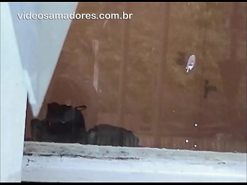 ❤️ Omu cornu chì fighjula a so fidanzata cù un altru tippu, registrendu un video di cazzo senza disturbà a coppia ❤️ Porno à noi ❌️❤