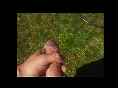 ❤️ Hottie si fa scopare a figa rosa è cums cun un squirt in un giardinu d'estate ❤️ Porno à noi ❌️❤