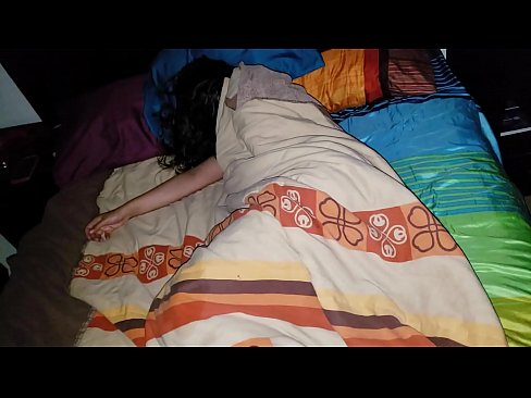 ❤️ Stepson rimprovera a so ghjovana matrigna mentre dorme. ❤️ Porno à noi ❌️❤